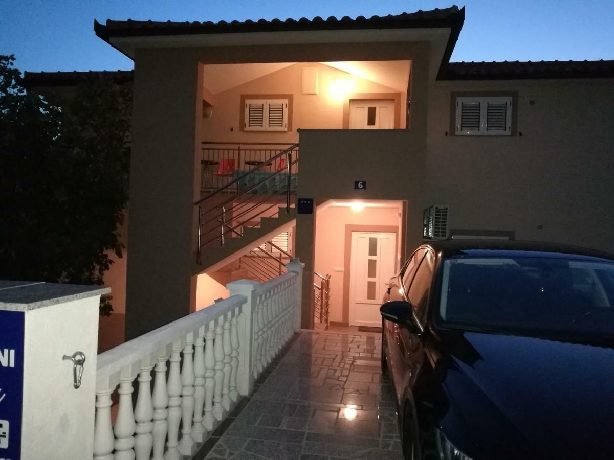 Apartmani Nada Klenovica Eksteriør billede