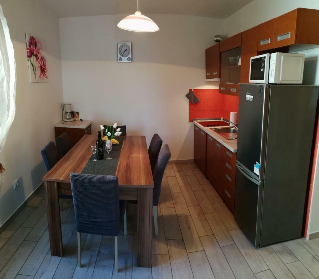 Apartmani Nada Klenovica Eksteriør billede