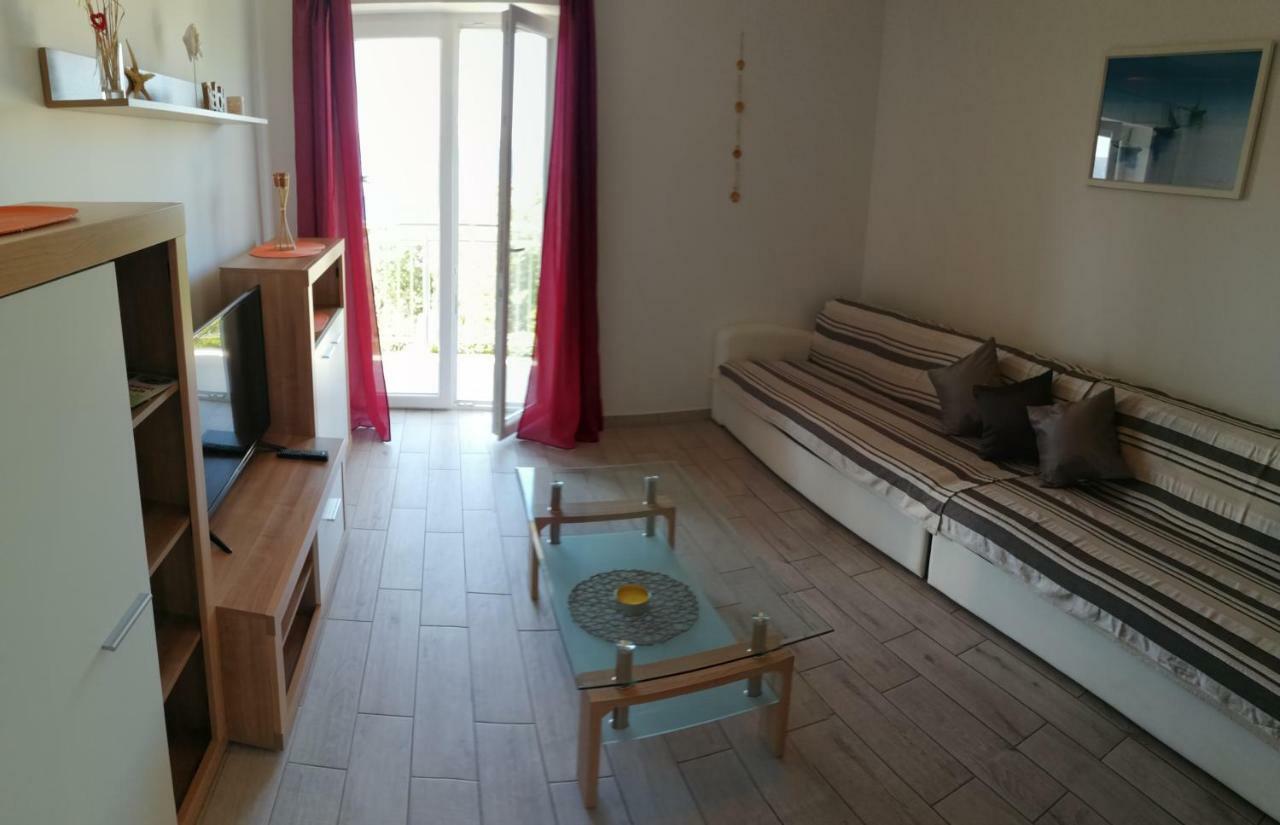 Apartmani Nada Klenovica Eksteriør billede